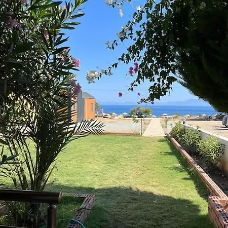 Two Bedroom House By The Sea In The Village Of Mazi *